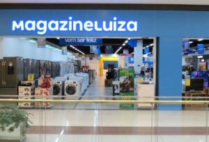 Through the Lens: The Life of a Magazine Luiza Store in Vila Guilherme